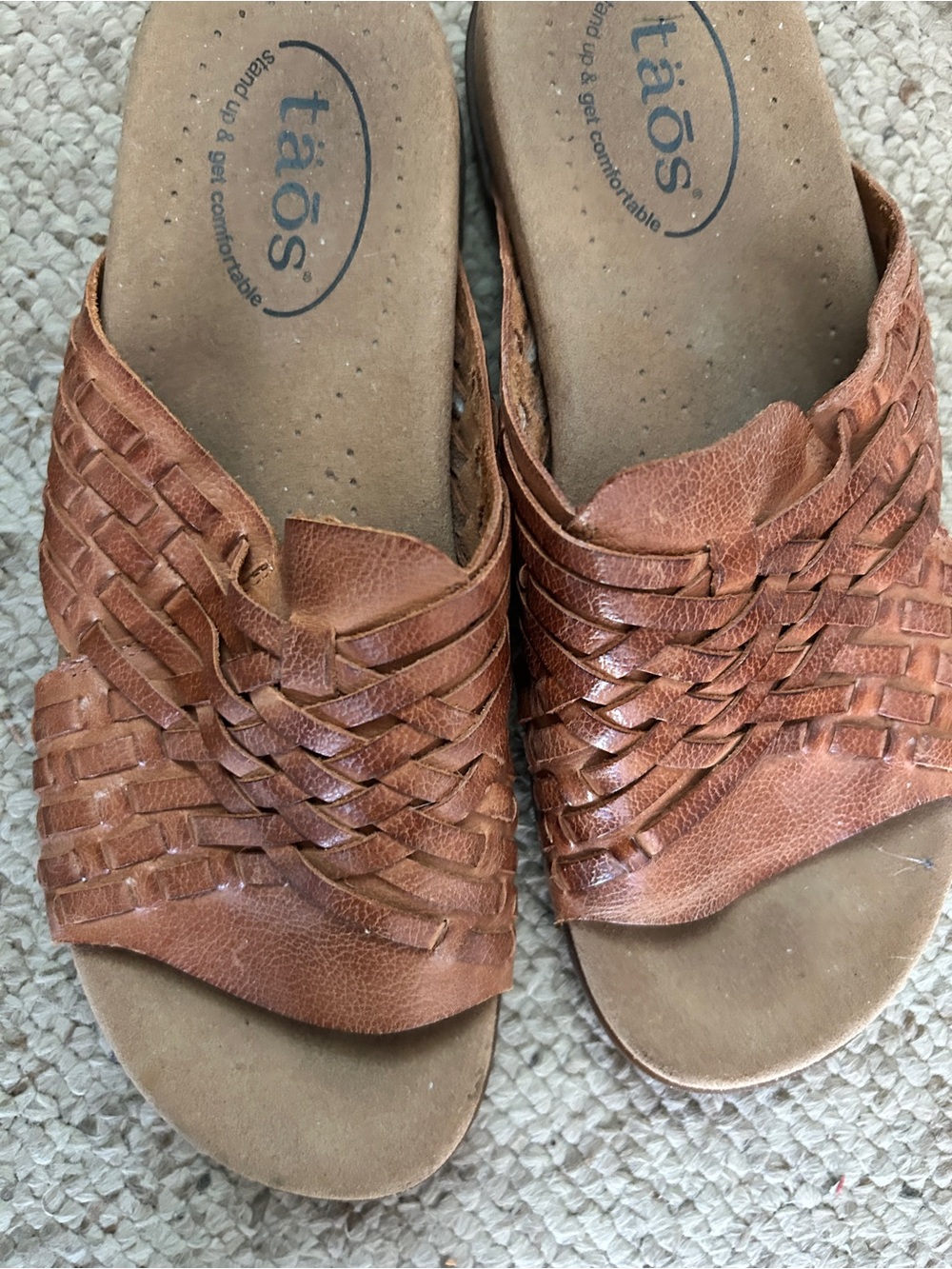 Taos Footwear Women's Woven Leather Slide Sandals - Cognac Brown